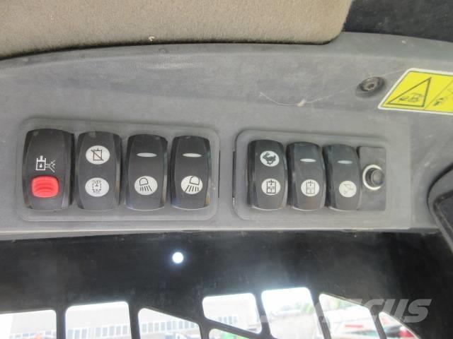 CAT 287 C 滑移轉向裝載機