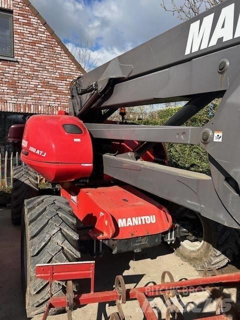 Manitou 200 ATJ 曲臂高空作業車