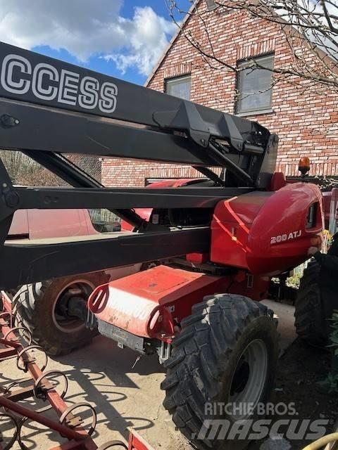 Manitou 200 ATJ 曲臂高空作業車