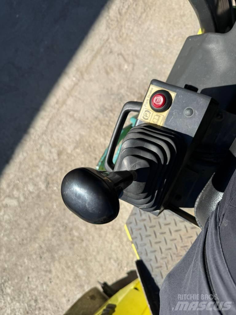 Ammann ARX 26 雙輪滾壓機