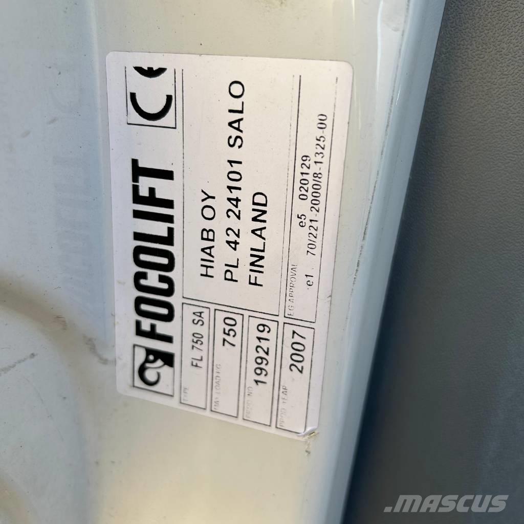 Iveco Daily 3.0 貨箱式卡車