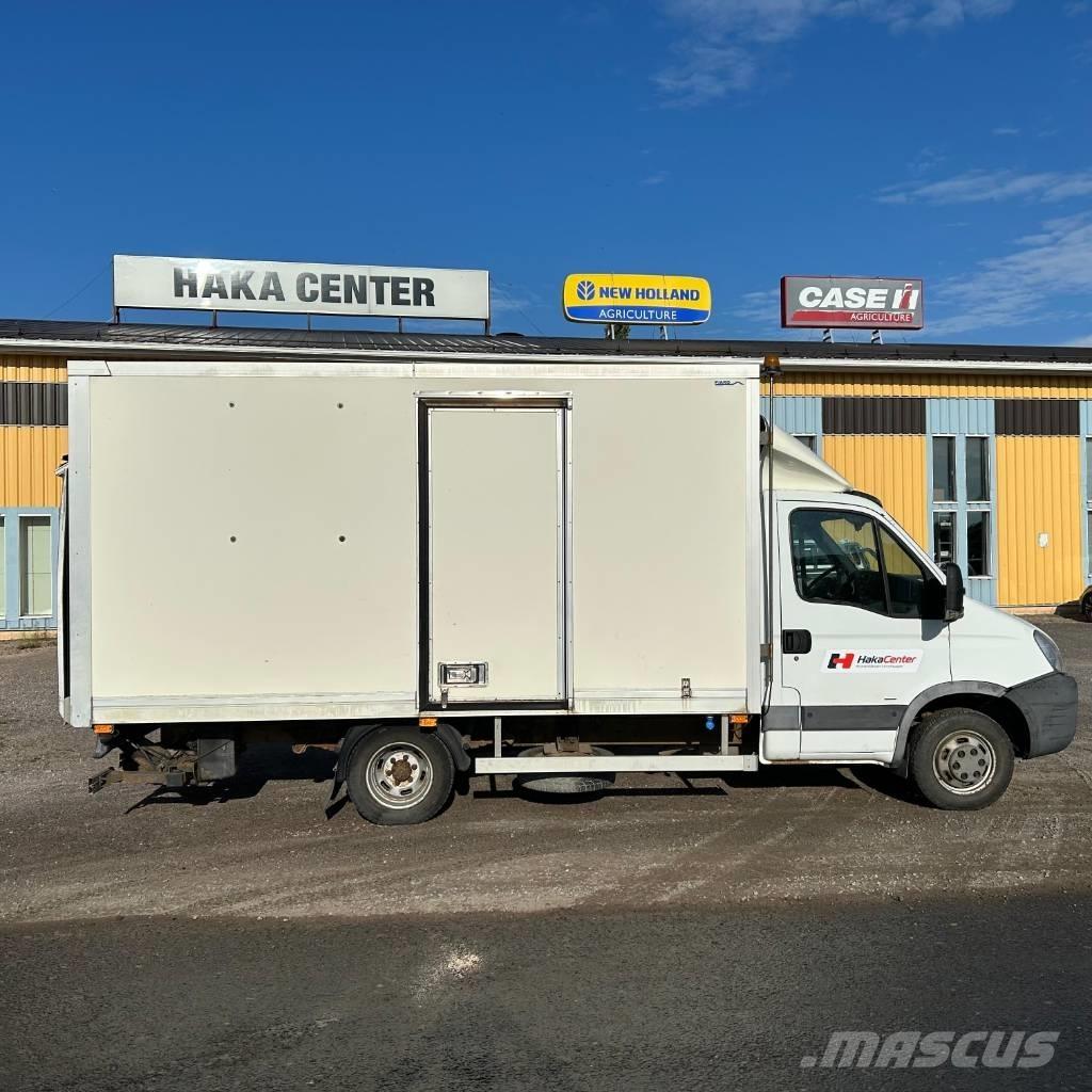 Iveco Daily 3.0 貨箱式卡車
