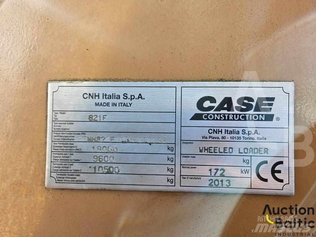 CASE 821 F 輪胎式裝載機