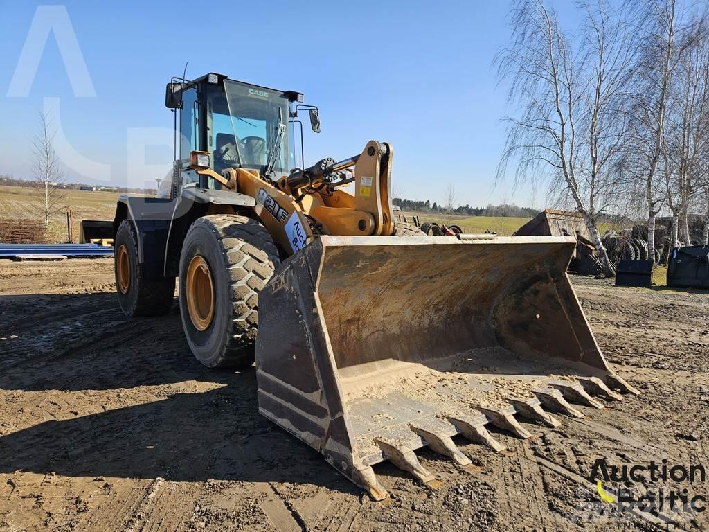 CASE 821 F 輪胎式裝載機