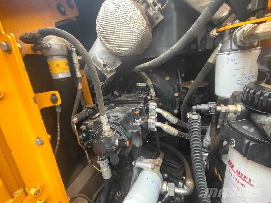 JCB JS 130 LC 履帶式 挖土機/掘鑿機/挖掘機