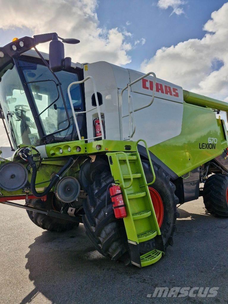 CLAAS Lexion 670 聯合收穫機