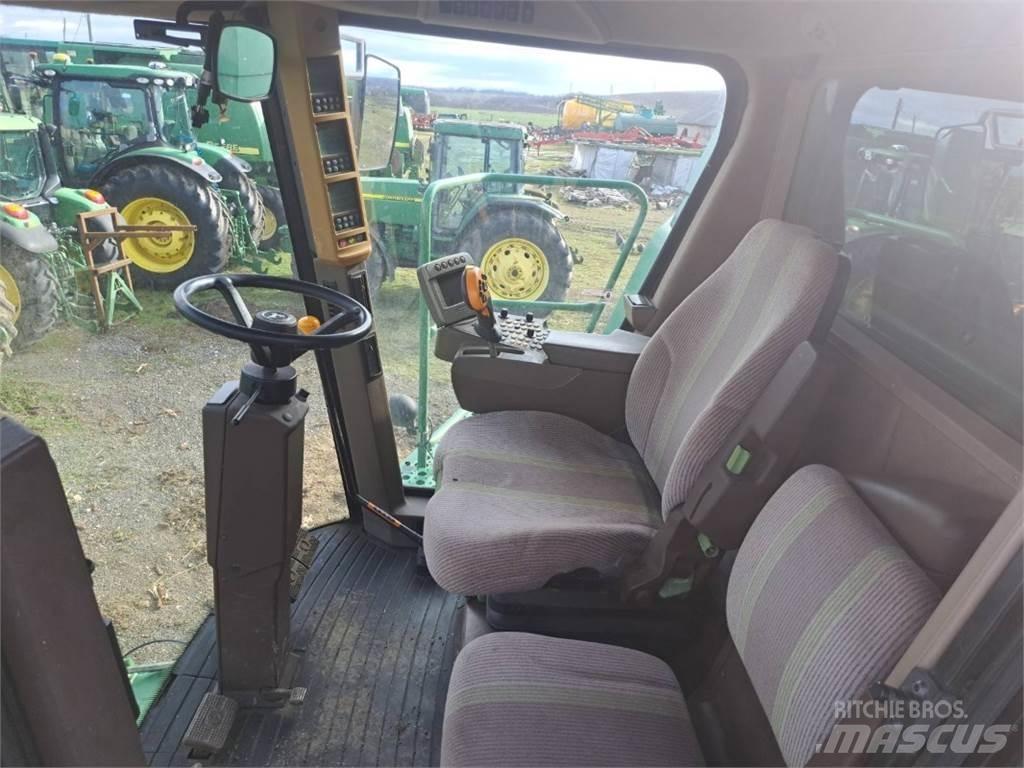 John Deere W650 聯合收穫機