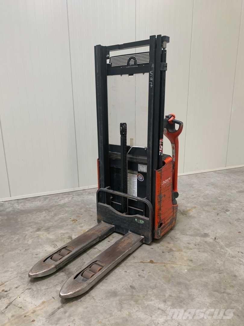 Linde L10 自走式堆積機