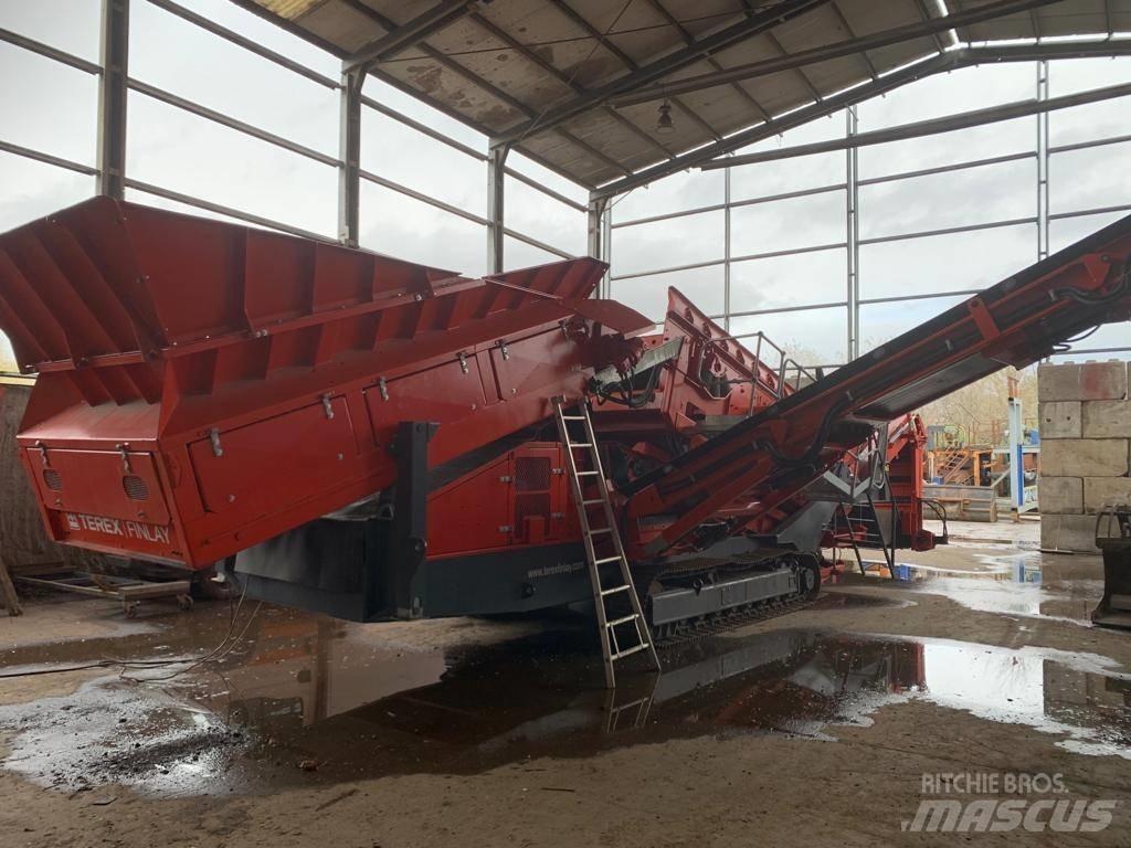 Terex Finlay 883+ 移動式篩選機