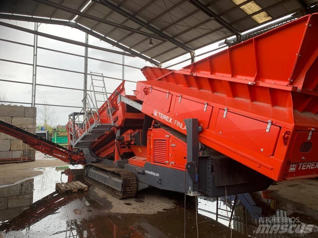 Terex Finlay 883+ 移動式篩選機