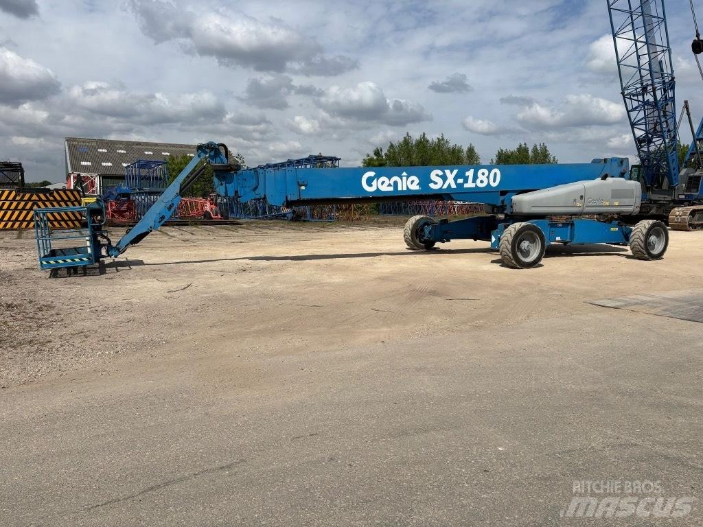 Genie SX 180 伸縮臂高空作業車