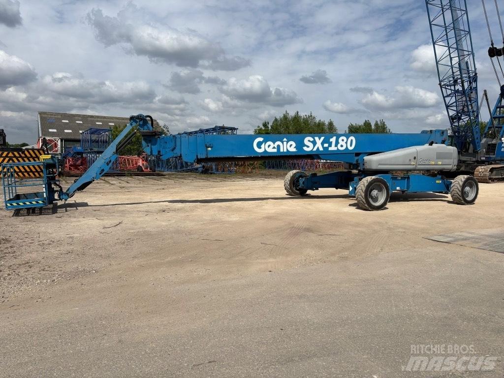 Genie SX 180 伸縮臂高空作業車