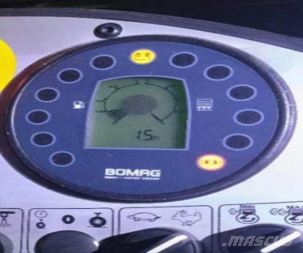 Bomag BW 161 AD-4 雙輪滾壓機