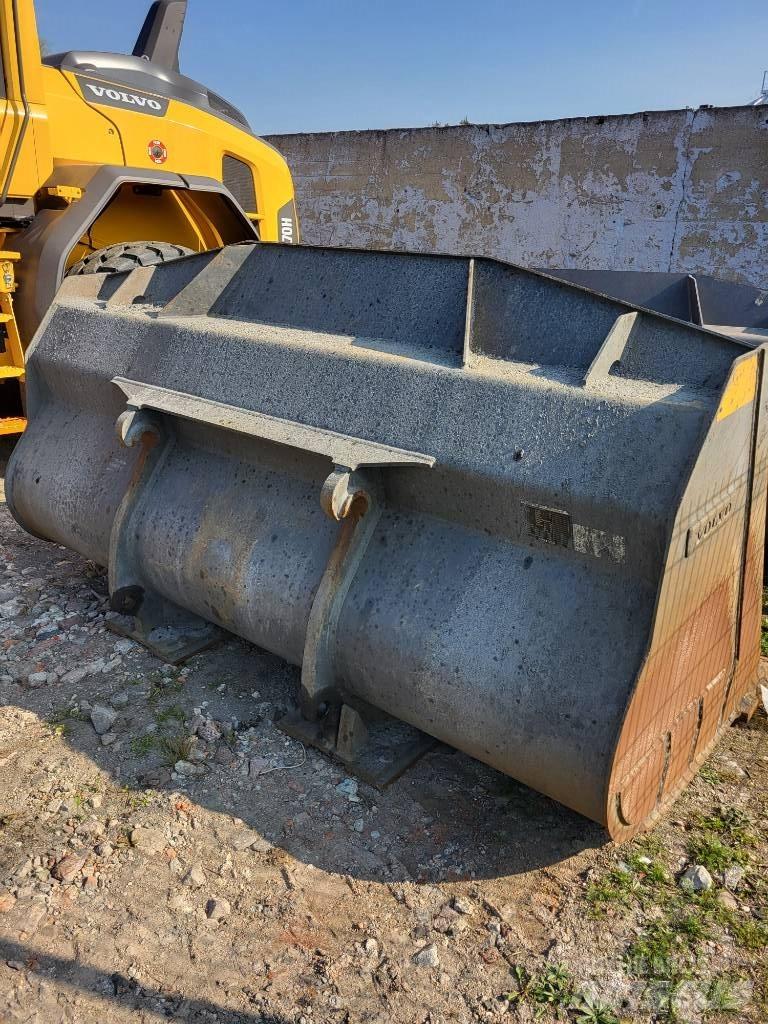 Volvo L 120 H 輪胎式裝載機