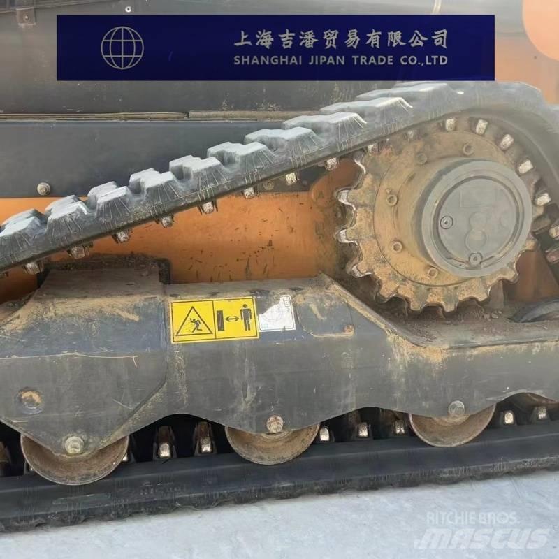 CASE TR 270 滑移轉向裝載機