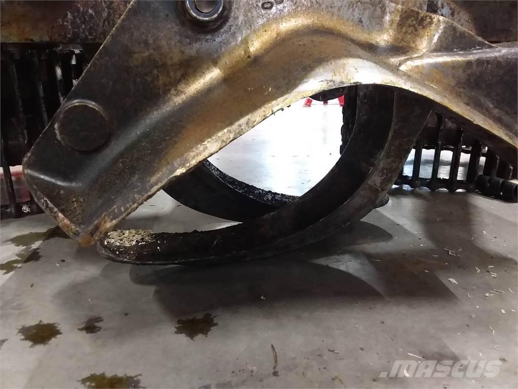 Komatsu S132 收穫機頭
