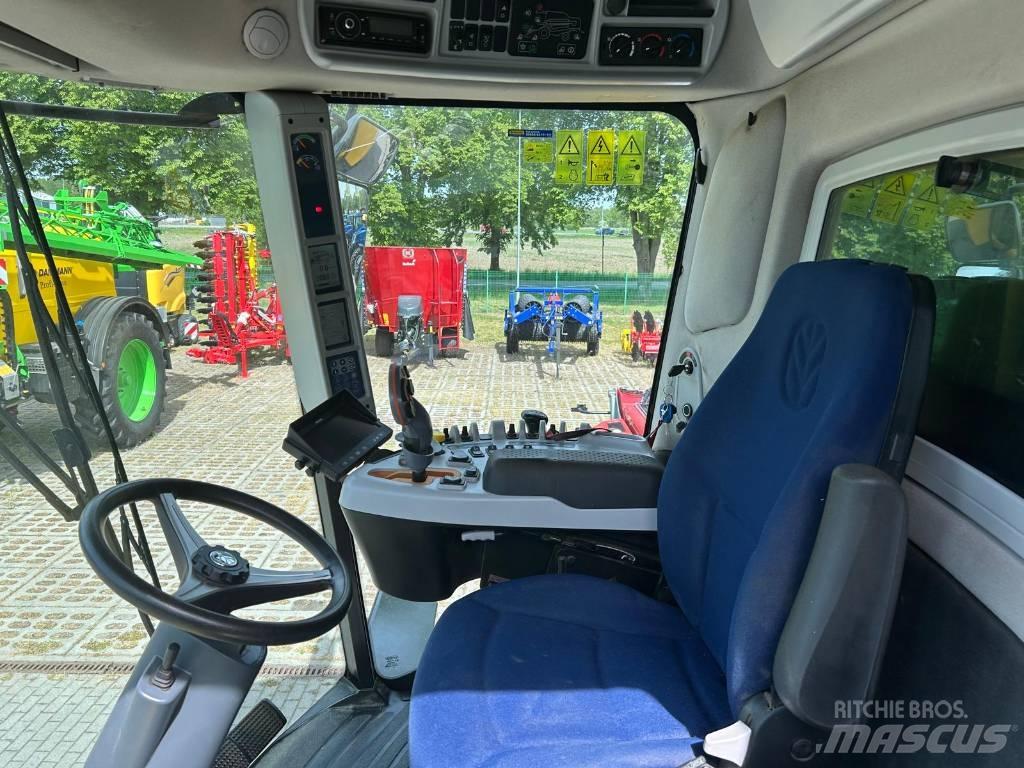 New Holland TC 5070 聯合收穫機