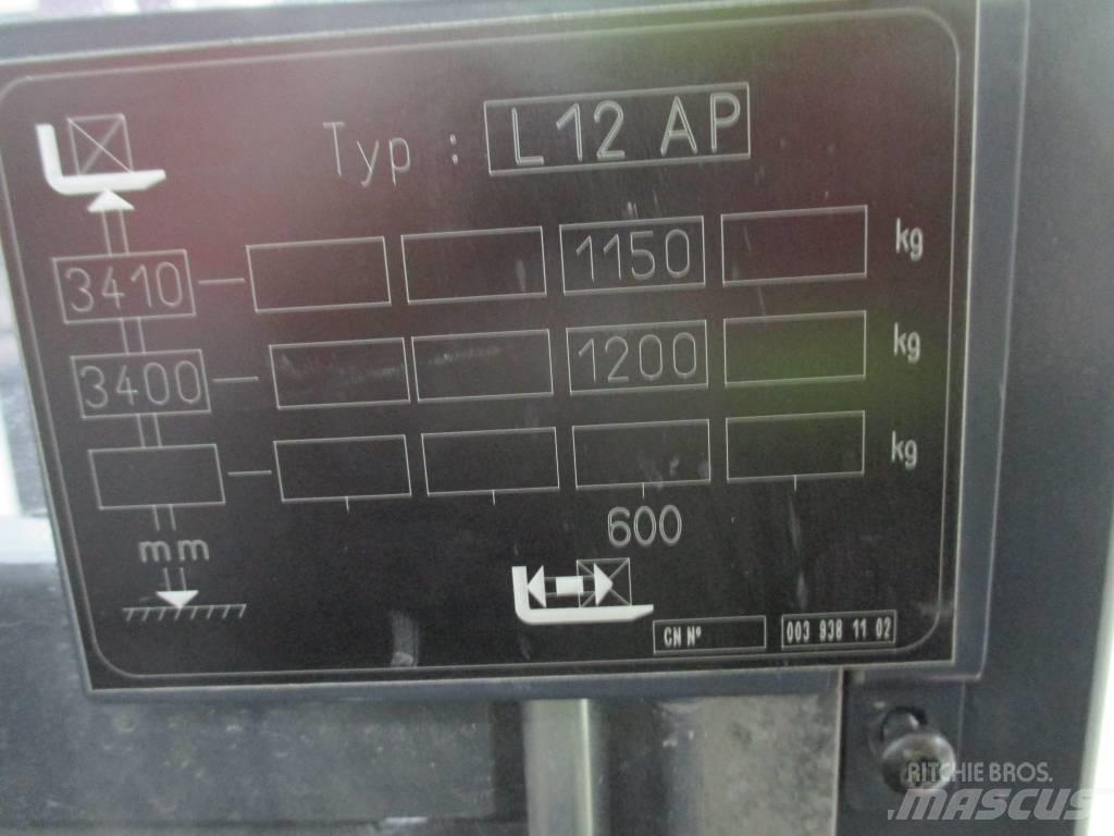 Linde L 12 AP 自走式堆積機