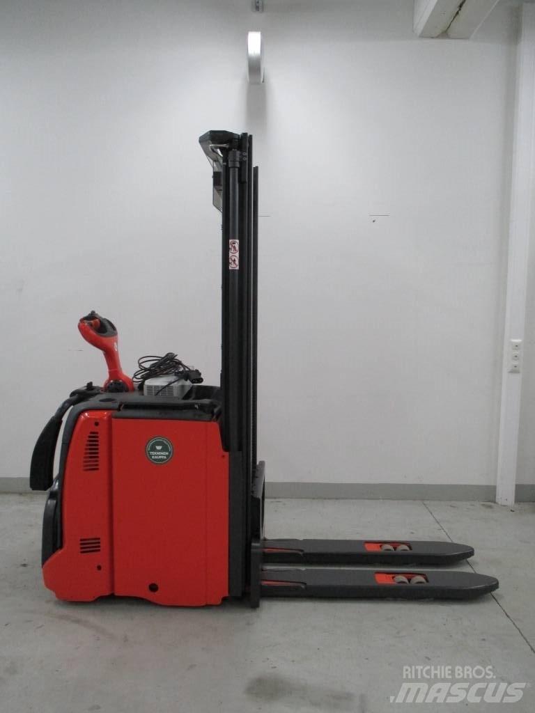 Linde L 12 AP 自走式堆積機