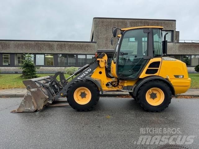 Volvo L 25 F 輪胎式裝載機