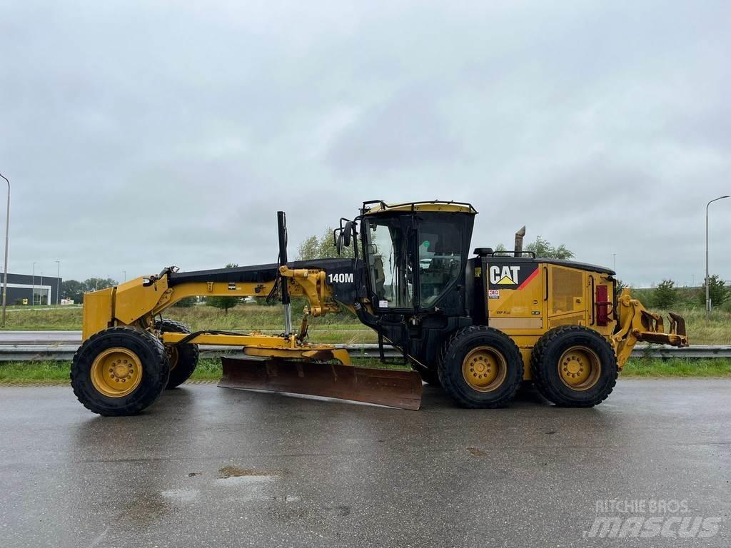 CAT 140M 平土機
