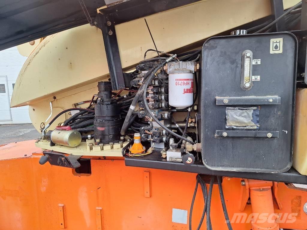 JLG 660 SJ 4x4x4 曲臂高空作業車