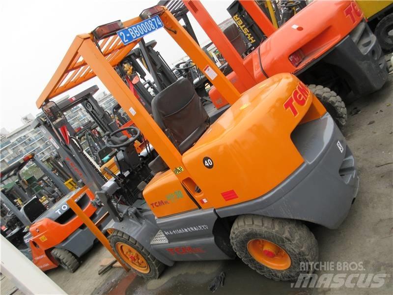 TCM FD 30 柴油卡車