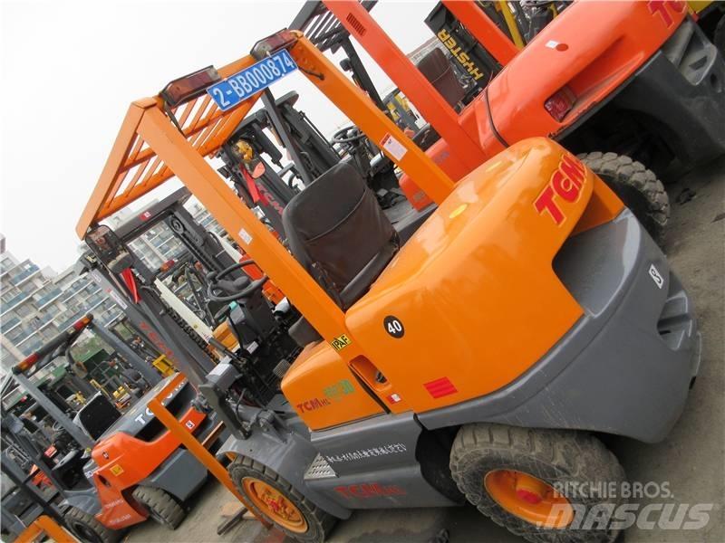 TCM FD 30 柴油卡車