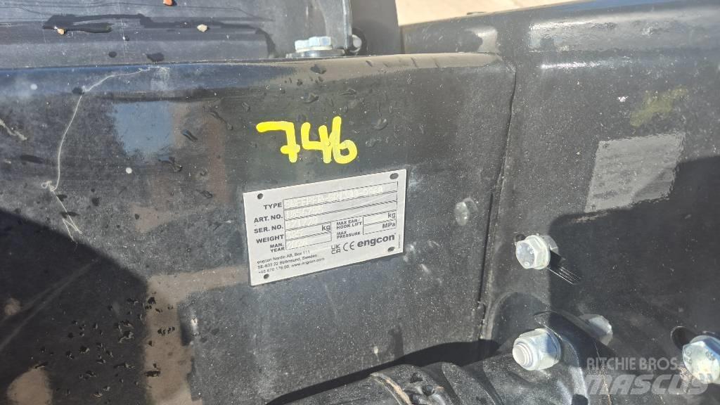Engcon sweeper 掃倉機