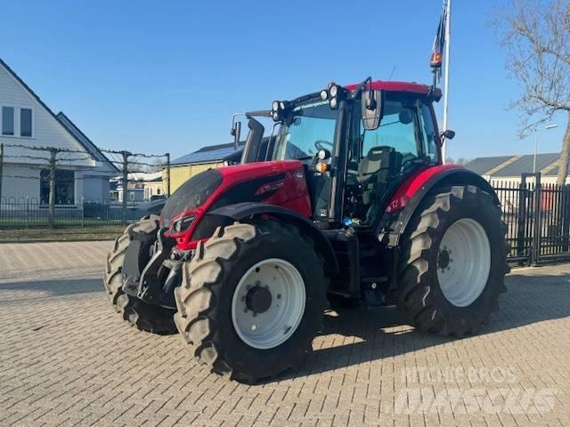 Valtra N134 Hitech 曳引機