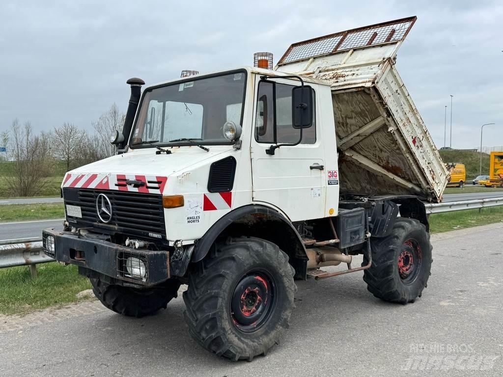 Mercedes-Benz 424 傾卸式卡車