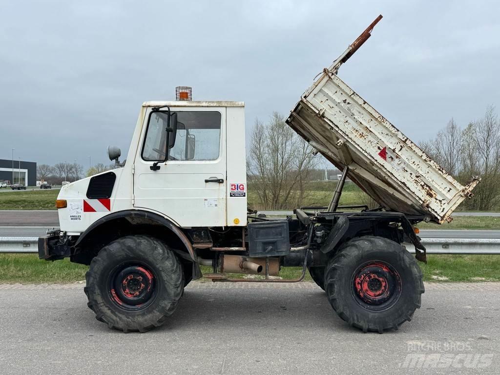 Mercedes-Benz 424 傾卸式卡車