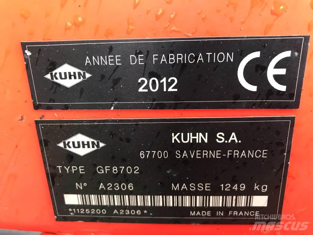 Kuhn GF 8702 耙與翻草機