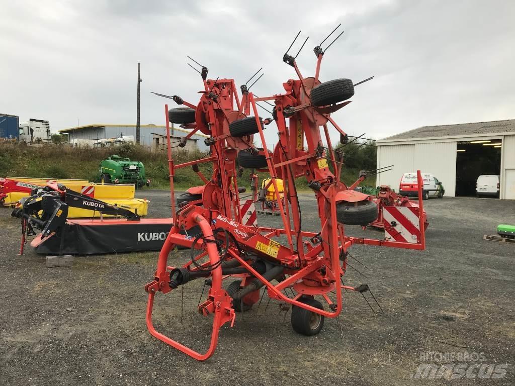 Kuhn GF 8702 耙與翻草機