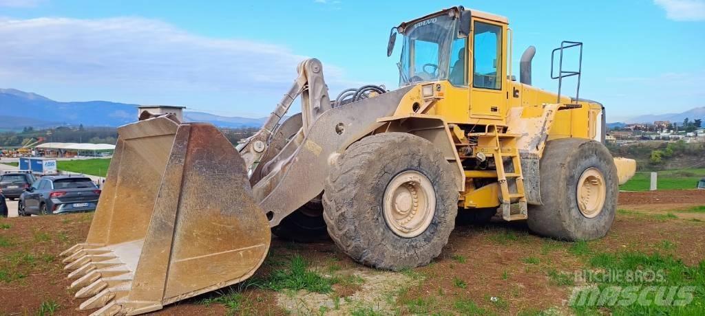 Volvo L 220 E 輪胎式裝載機