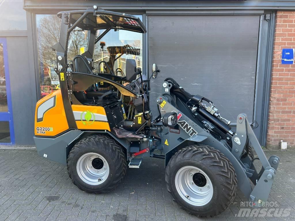 GiANT G2200E X-tra 多功能裝載機