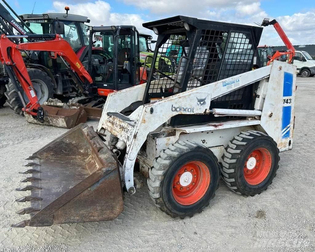 Bobcat 743 滑移轉向裝載機