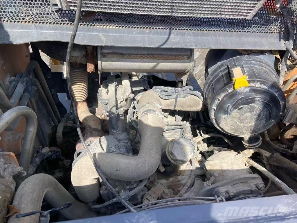 CASE SR 200 滑移轉向裝載機