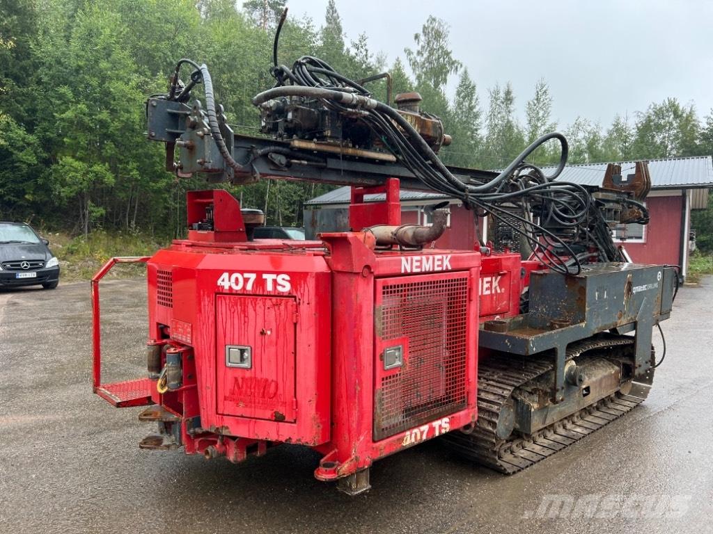 Nemek 407 TS 鑽井機