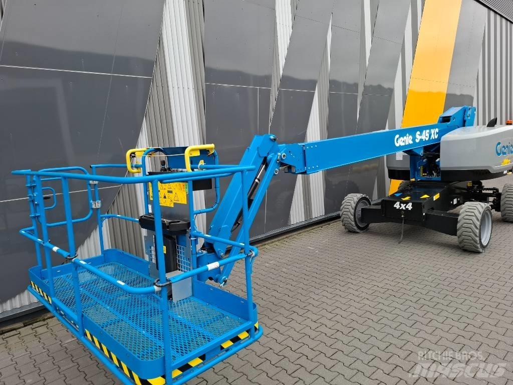 Genie S-45XC 伸縮臂高空作業車