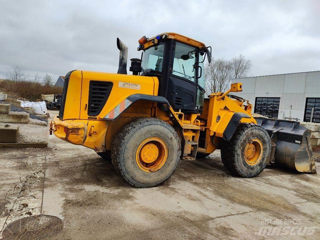JCB 436 輪胎式裝載機