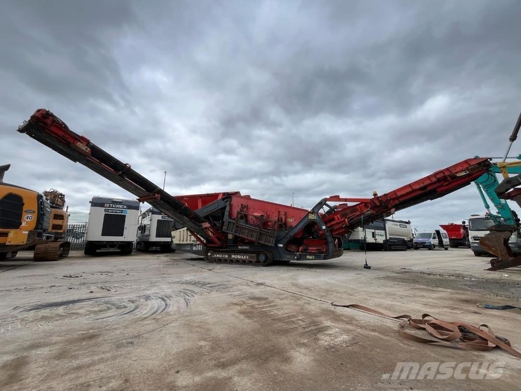 Sandvik QE 241 篩分機