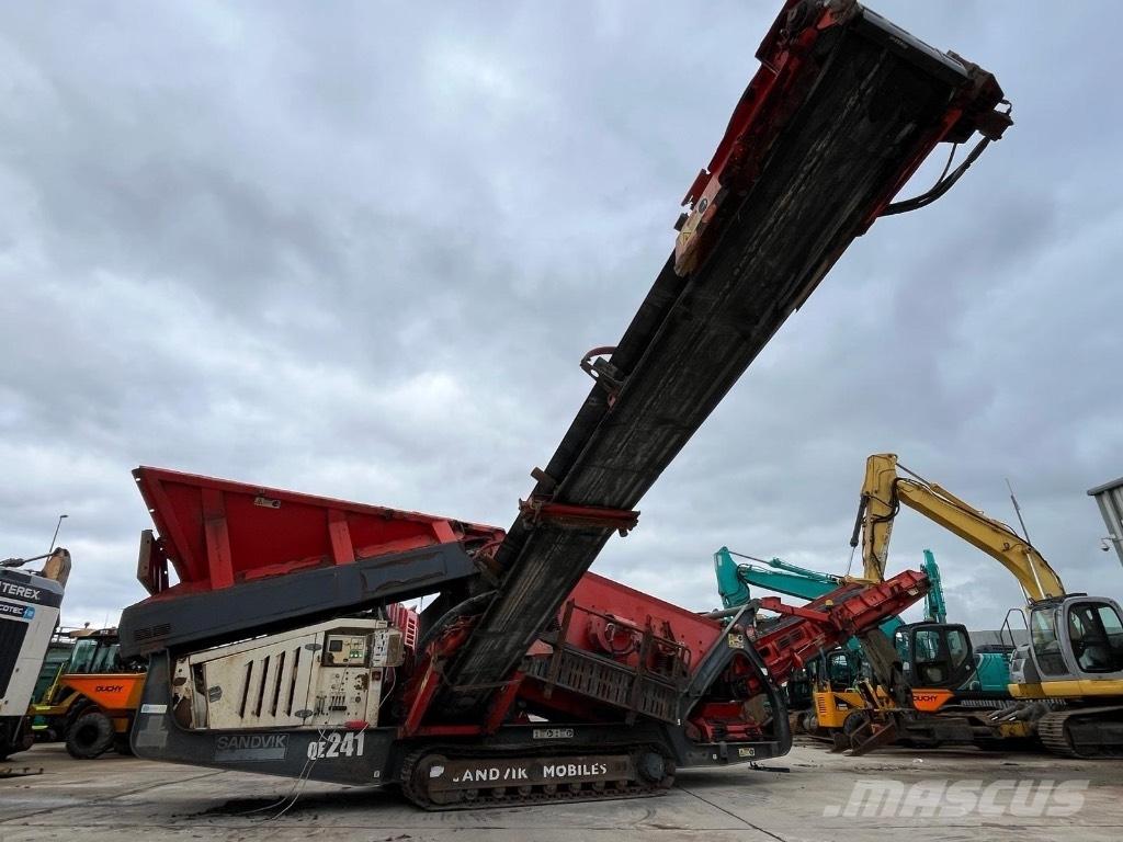 Sandvik QE 241 篩分機