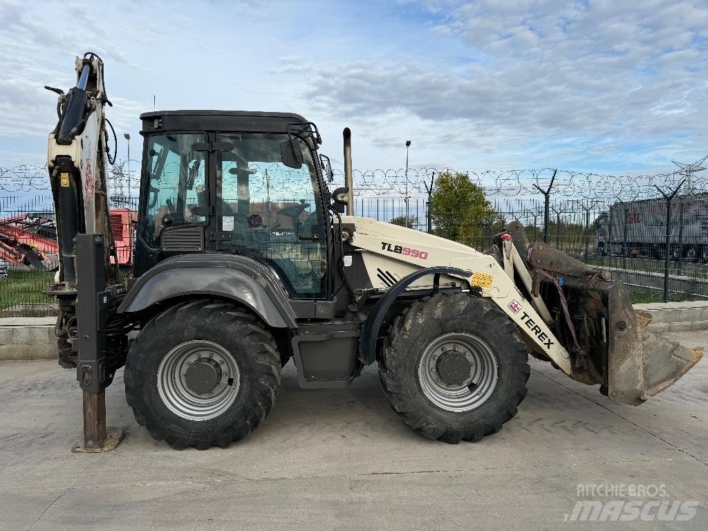Terex TLB 990 反鏟裝載機