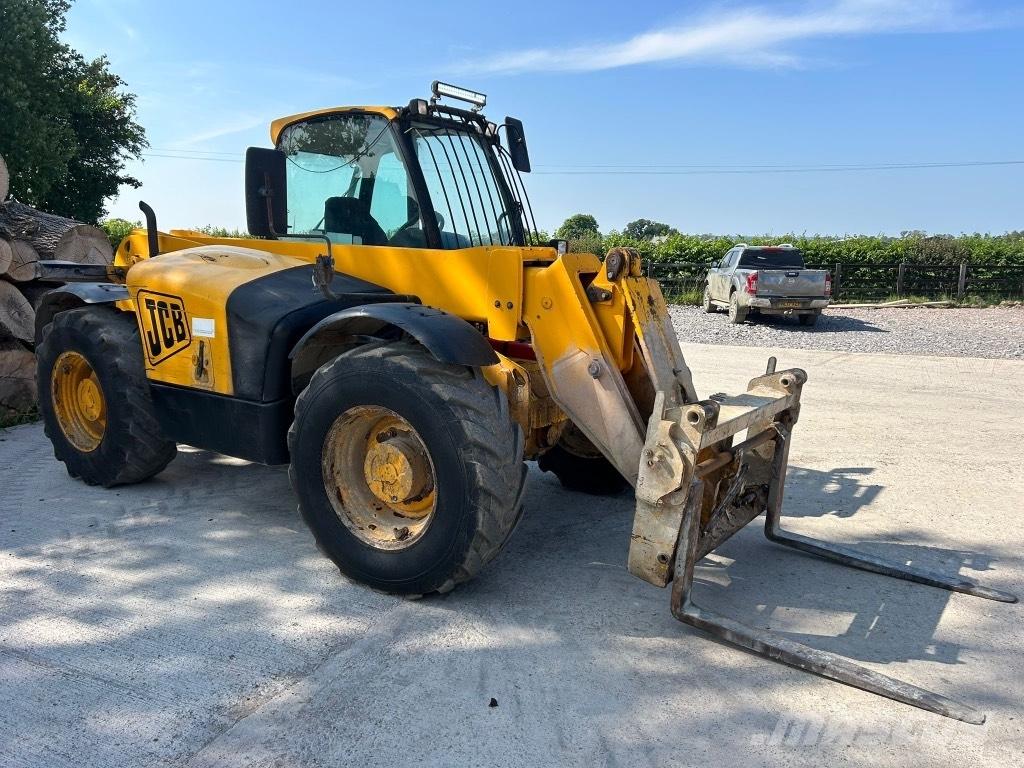 JCB 531-70 伸縮臂操作車