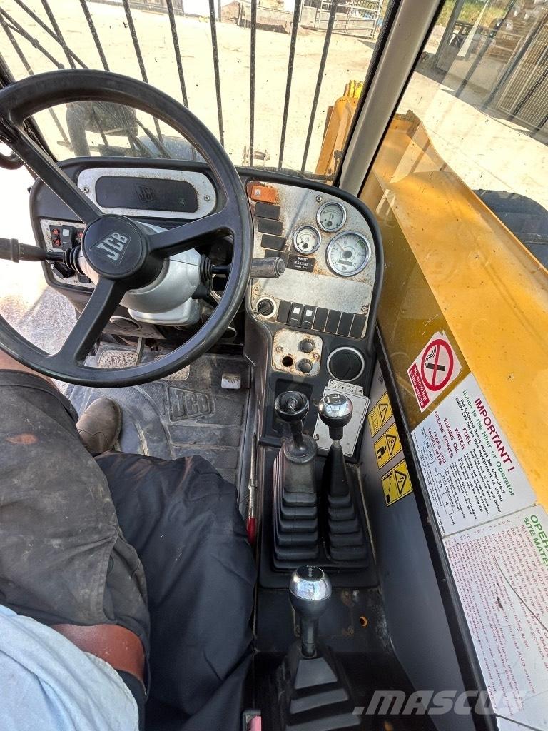JCB 531-70 伸縮臂操作車
