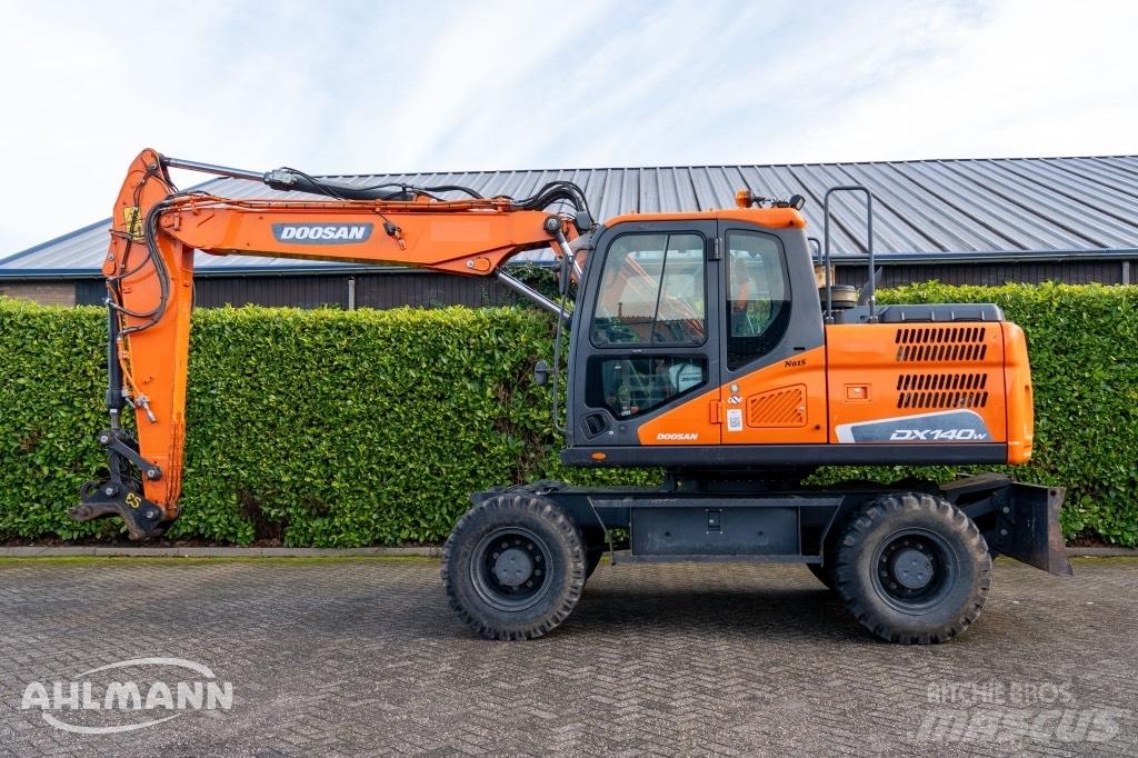 Doosan DX140W-5 旋轉式挖土機/掘鑿機/挖掘機