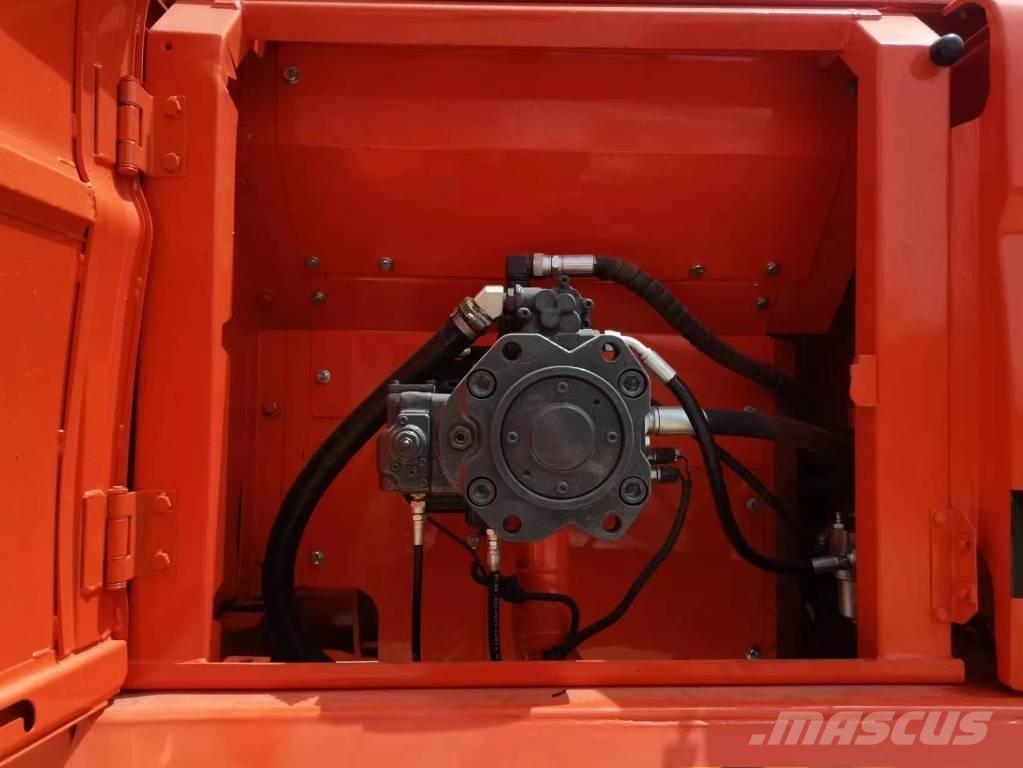 Doosan DX 300 履帶式 挖土機/掘鑿機/挖掘機