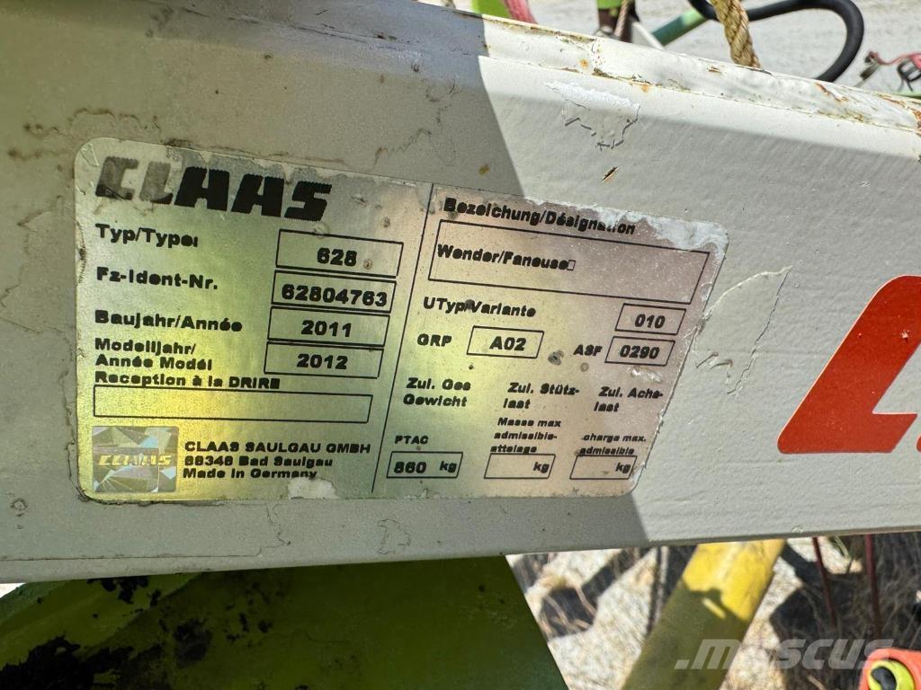 CLAAS VOLTO 670 耙與翻草機