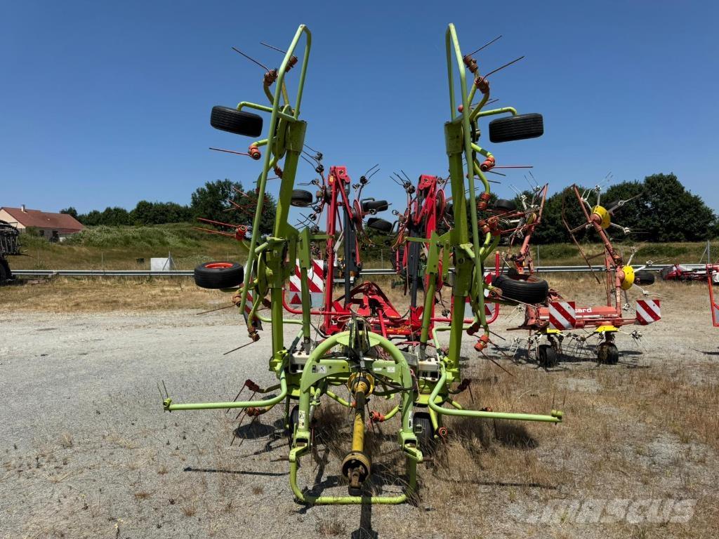 CLAAS VOLTO 670 耙與翻草機